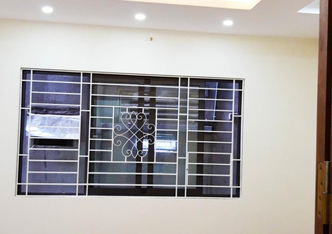 Bán nhà 242 Xã Đàn, Đống Đa, HN, DT 47m2, 5 tầng,giá 3.75 tỷ (Có TL)