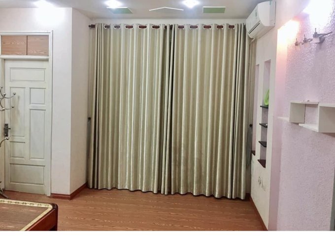 Bán nhà ngõ 27 Cát Linh nở hậu, gần MP, ngõ đẹp 2 mặt thoáng. 45m2, 4T, MT 5.2m chỉ 4.5 tỷ