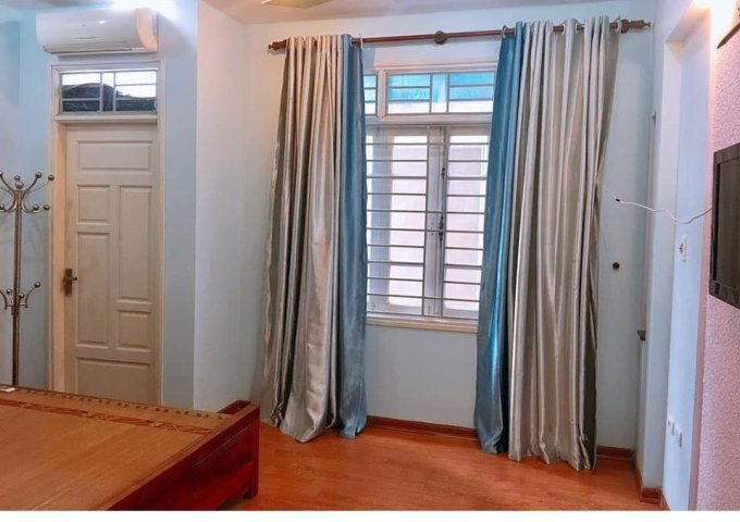 Bán nhà ngõ 27 Cát Linh nở hậu, gần MP, ngõ đẹp 2 mặt thoáng. 45m2, 4T, MT 5.2m chỉ 4.5 tỷ