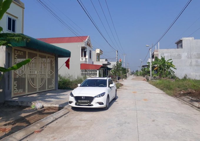 Bán nhà 2 tầng gần UBND phường Bích Đào