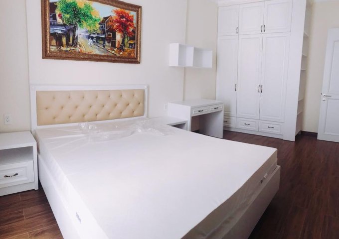 Căn hộ Kingston Phú Nhuận, 3 phòng ngủ đầy đủ tiện nghi y hình, DT: 119m2, giá 32tr/tháng