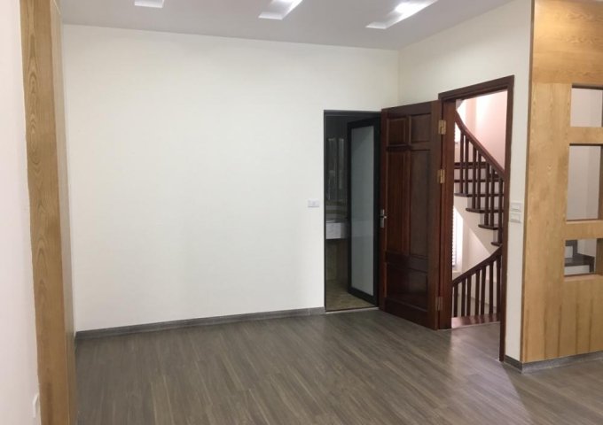 Bán nhà ngõ Thái Lợi, Bạch Mai, Hai Bà Trưng 38m2, 5 tầng, xe lam đỗ cửa, cách phố Bạch Mai 10m