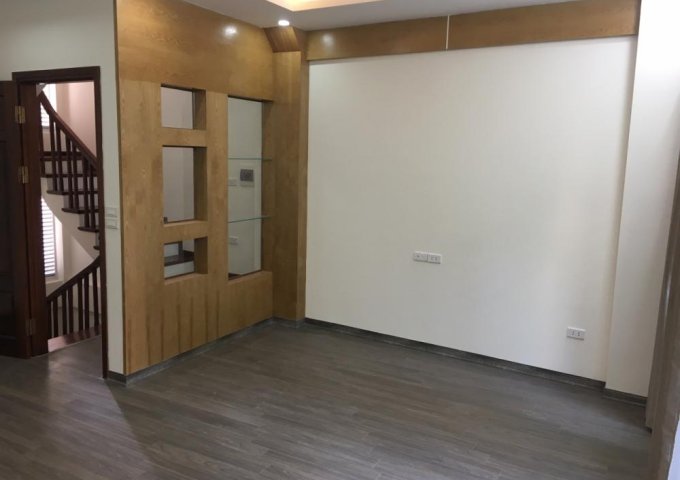 Bán nhà ngõ Thái Lợi, Bạch Mai, Hai Bà Trưng 38m2, 5 tầng, xe lam đỗ cửa, cách phố Bạch Mai 10m