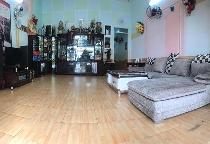 bán nhà cấp 4 để lại toàn bộ nội thất tại đường Hòa Nam 5. Lhe  0906494132