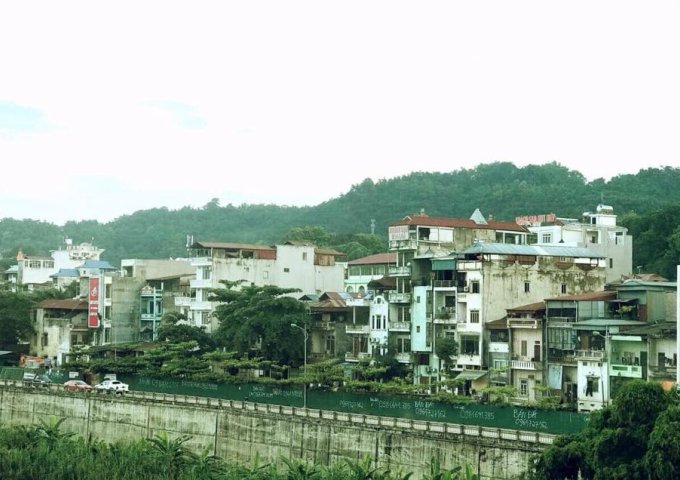 Bán nhà phố xây thô view Sông Hồng tại Lào Cai