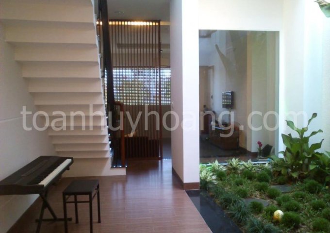 Cho thuê nhà đẹp khu Phạm Văn Đồng, nhà 2 tầng, mê lệch, nhà 3 PN, DT 5x20m, giá 22 triệu/tháng