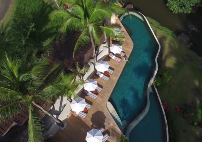 Bán Resort biển, nằm trong Quần thể sân Golf, nơi đáng mua đáng nghỉ dưỡng. DT 300m2, giá 2 tỷ