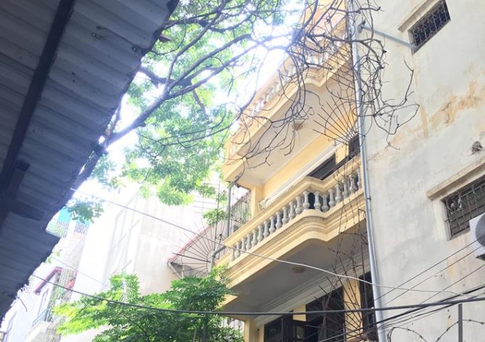 Bán nhà trong ngõ 1 Nghĩa Tân 68m2, MT 5.4 m, ngõ rộng ô tô vào nhà