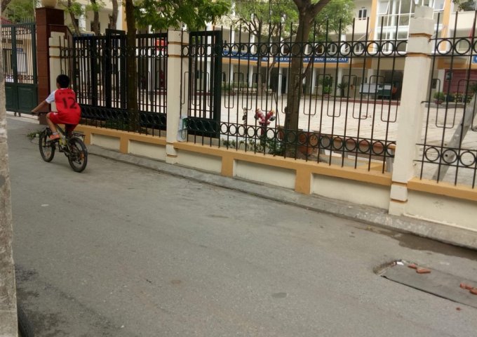 Bán nhà tập thể công ty May 10, phường Sài Đồng, quận Long Biên, Hà Nội. DT 27m2, giá 1 tỷ 250tr