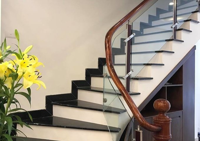 Bán nhà 5 tầng mới xây gần chợ Bông Đỏ, La Khê, Hà Đông