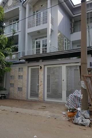 Biệt thự cao cấp, KDC Nam Hòa, đường 270, Phước Long A, Quận 9, 13,5 tỷ, 160m2