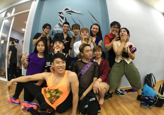Dạy nhảy waacking tại Hồ Chí Minh và cho thuê phòng tập nhảy tại quận 5