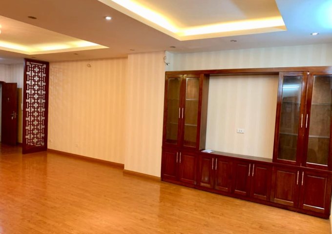 Cần bán căn Góc 116m2, 3 phòng ngủ full nội thất tại chung cư Vinaconex 7 Đại Từ, Hoàng Mai