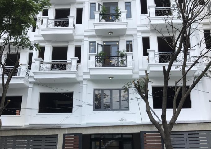 Bán căn shophouse duy nhất ở đường Hà Huy Giáp, gần chợ Đường Q12, giá chỉ có 3.8 tỷ là sở hữu ngay