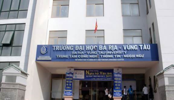 Bán gấp đất MT đường CMT8, gần trường Đại Học Bà Rịa, tiện KD, SHR, giá chỉ 690tr 0933293303