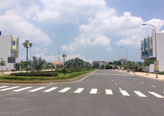 Bán gấp đất MT đường CMT8, gần trường Đại Học Bà Rịa, tiện KD, SHR, giá chỉ 690tr 0933293303