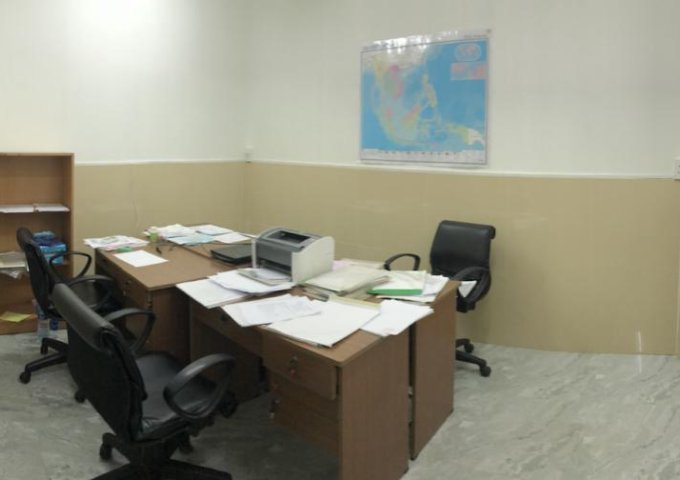 Văn phòng nhỏ vừa cho 3-4 người làm việc, ĐĐNT, tòa nhà VP đường Lê Quang Định, BT, 3.9 tr/th
