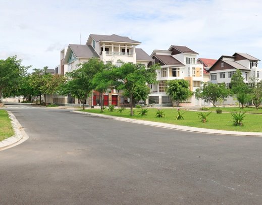 Sang lô đất gần trường tiểu học Đặng Văn Ngữ, đã có sổ, giá chỉ 2.4 tỷ thương lượng