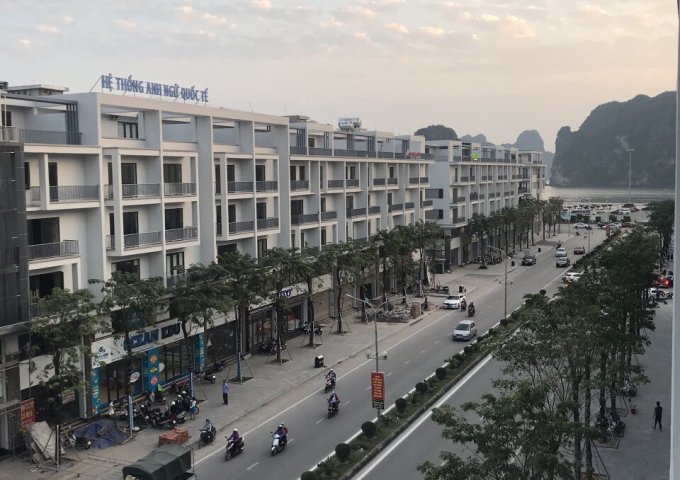 Nhà mặt phố 5 tầng ở trung tâm Hạ Long