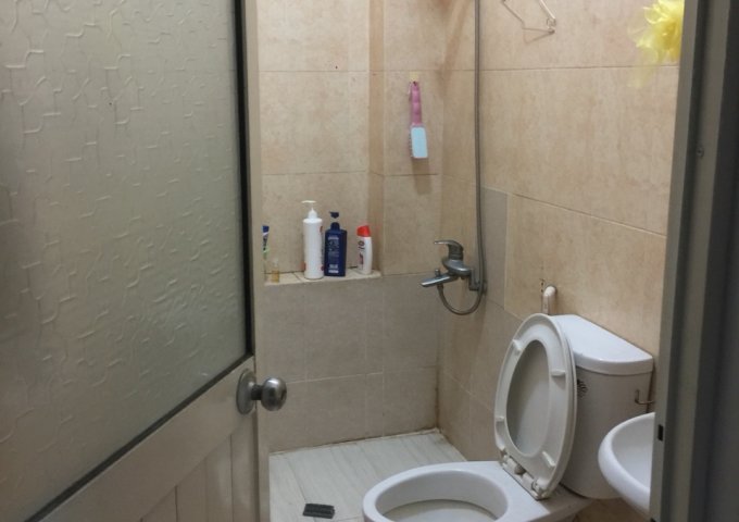 Nhà cho thuê 3 phòng ngủ, 2 toilet, ST, 4x13m tại Hoàng Hoa Thám, giá 15 tr/tháng