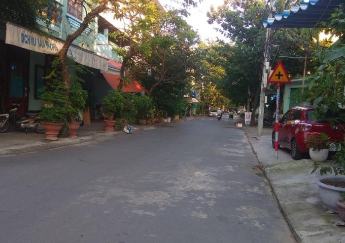 Bán nhà đường Nguyên Hồng, Thanh Khê, Đà Nẵng, DT: 81m2, cấp 4 gác lửng