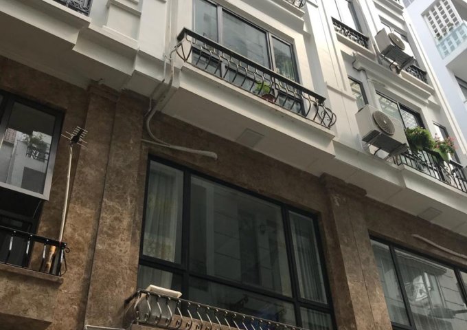 Bán nhà số 15 ngõ 211 phố Giáp Nhất, Thanh Xuân. DT 60m2x5T mới tinh, ôtô vào nhà . giá 6,2 tỷ