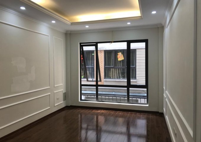 Bán nhà số 15 ngõ 211 phố Giáp Nhất, Thanh Xuân. DT 60m2x5T mới tinh, ôtô vào nhà . giá 6,2 tỷ