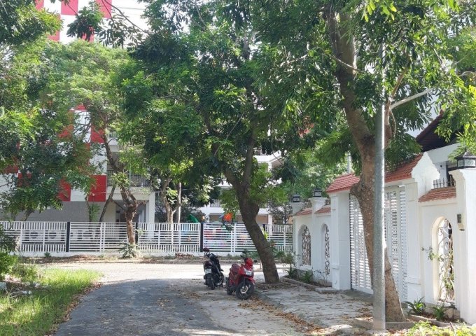 Cần bán biệt thự góc 2 mặt tiền khu 13C Bình Chánh