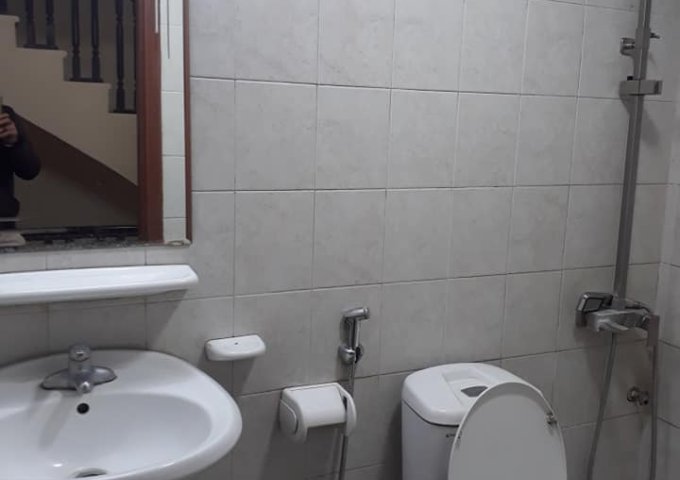 Bán Nhà mới ngõ 42 Giang Văn Minh rất đẹp. 55m x 5 tầng MT 4,5m Giá có 5 tỷ. nhanh tay