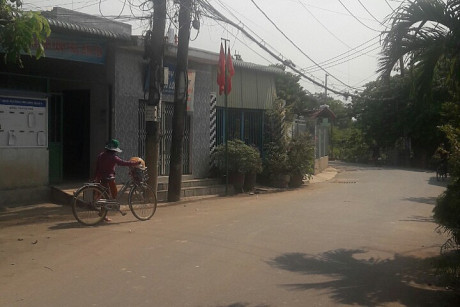 Cần bán gấp nhà cấp 4 mặt tiền đường Long Sơn, phường Long Bình, quận 9