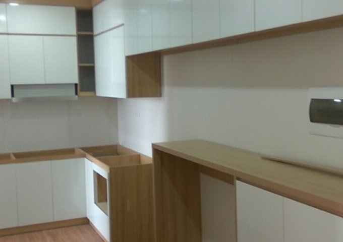 Cho thuê chung cư Thái Hà 43 Phạm Văn Đồng, 2pn, đồ cơ bản, giá 6 tr/th