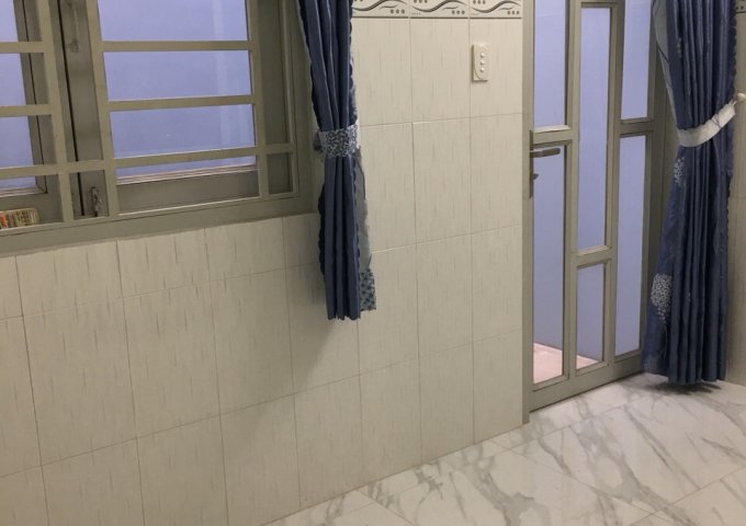 Bán gấp nhà hẻm 196 Tôn Thất Thuyết, P3, Q4, DT: 4,4x7m, giá: 3,2 tỷ