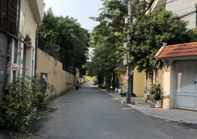 Bán đất phân lô số 26 ngõ 267 Bồ Đề, diện tích 93m2, MT 5.2m, giá mềm 65tr/m2