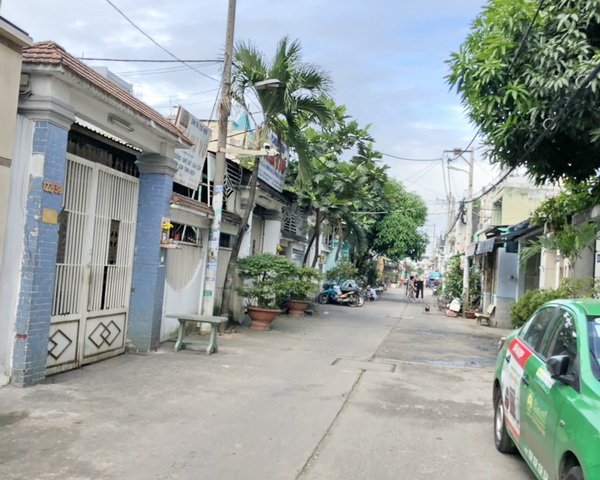 Bán nhà hẻm xe hơi 63 Trương Phước Phan, quận Bình Tân