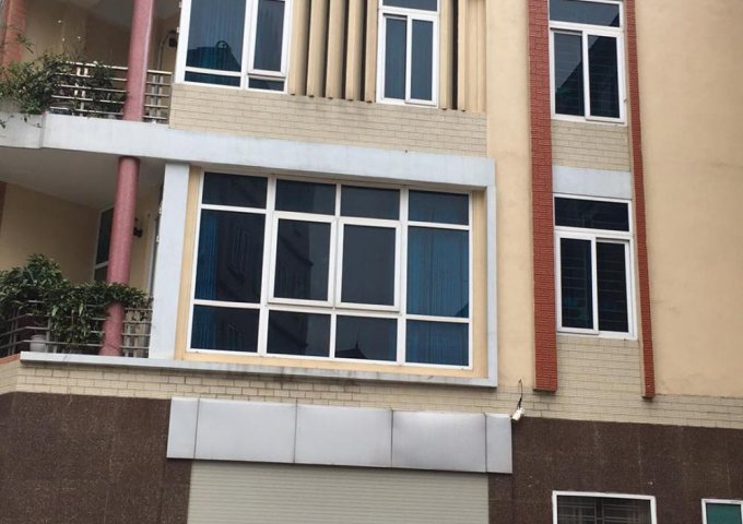 Bán gấp LK chung cư viện Bỏng, gần Phùng Hưng, 70m2, 4 tầng, trước nhà để chục cái ô tô, 5,8 tỷ