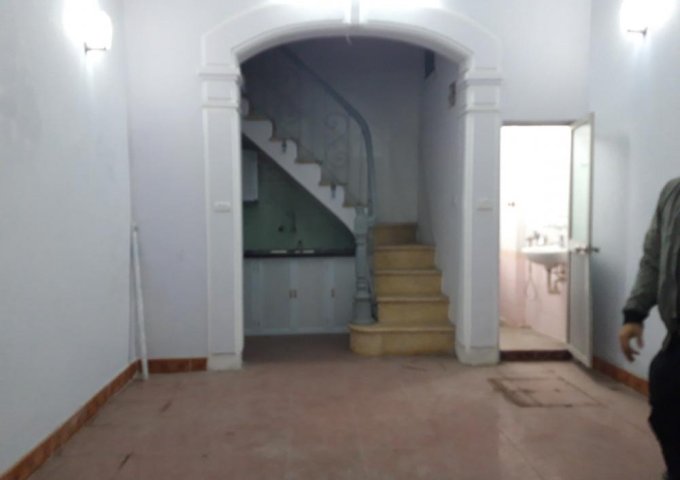 Cho thuê gấp nhà 3,5 tầng ngõ 46 Đoàn Trần Nghiệp, giá rẻ, 0914739966