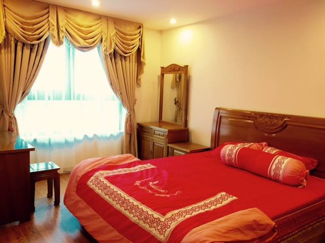 Cho thuê căn hộ 3 phòng ngủ, 116m2, full nội thất tại chung cư Văn Phú Victoria