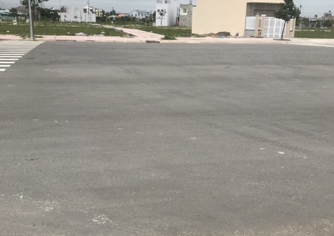 Cần bán lô góc 2 mặt tiền đường D5 và N4, khu dân cư Idico, P6, TP Tân An, Long An