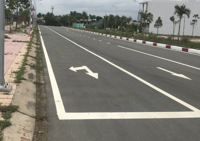 Cần bán lô góc 2 mặt tiền đường D5 và N4, khu dân cư Idico, P6, TP Tân An, Long An