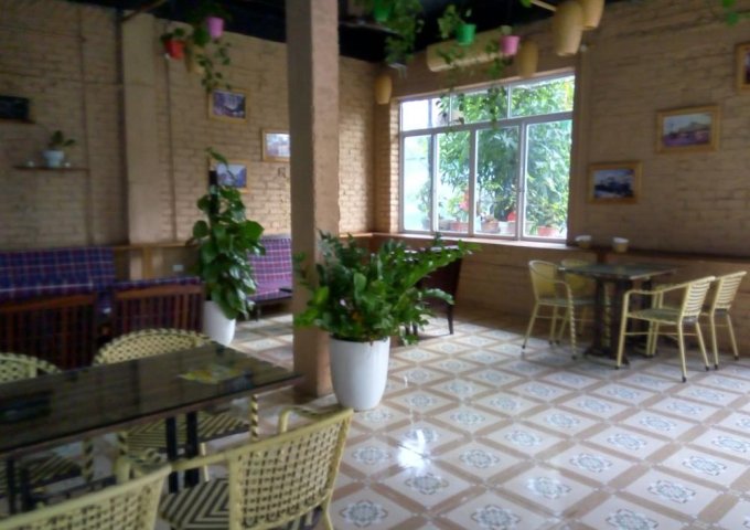 Sang nhượng quán cafe sân vườn TDT 400 m2 (sân vườn 100 m2 + nhà 300 m2) MT 14 m khu đô thị Văn Khê Q.Hà Đông HN