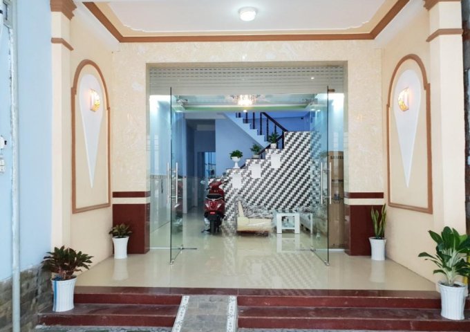 Bán nhà hẻm 127 đường Mậu Thân nối dài xe ô tô đậu trong nhà, giá dưới 3 tỷ