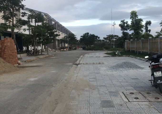 Đất mặt tiền đường 11m5, đối diện trường Đặng Văn Ngữ, An Cựu city, TP Huế! 