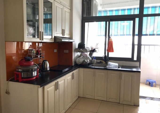 CC cần bán CHCC CT2 C2 VOV Mễ Trì, 61m2, 2 PN, 1 WC, căn 2MT nên sáng sủa, giá 1,6 tỷ(TL)