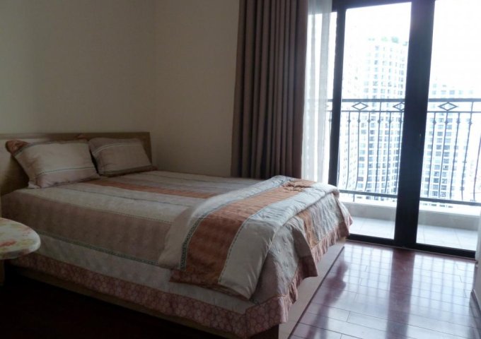Cho thuê căn hộ chung cư Golden Land, số 275 Nguyễn Trãi rộng 100m2, 2 phòng ngủ, giá 10tr/tháng. Call 0987.475.938.