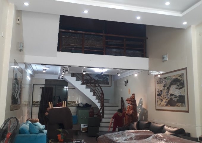 Bán nhà 3 tầng mặt đường kinh doanh phường Trường CHinh , thành phố Vinh