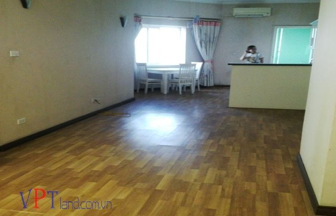 Cho thuê căn hộ chung cư Golden Land, số 275 Nguyễn Trãi rộng 115m2, 3 phòng ngủ, giá 11tr/tháng. Call 0987.475.938. 