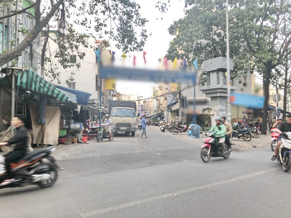 Bán nhà 2 lầu, hẻm xe hơi 232 Đoàn Văn Bơ, Quận 4