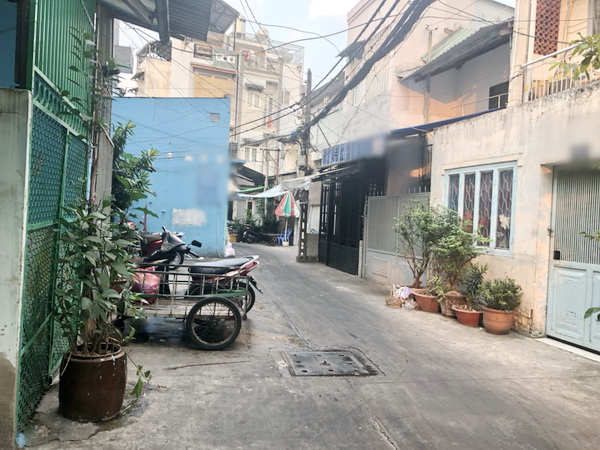 Bán nhà 2 lầu, hẻm xe hơi 232 Đoàn Văn Bơ, Quận 4