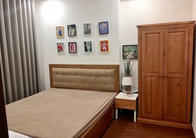 Cho thuê căn hộ chung cư Fafilm- Ocenbank, số 19 Nguyễn Trãi diện tích 110m2, 3 phòng ngủ, giá 10tr/tháng. Call 0987.475.938. 