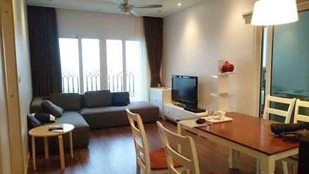Cho thuê căn hộ chung cư Hòa Bình Green, số 505 Minh Khai rộng 75m2, 2 phòng ngủ, giá 10tr/tháng. Call 0987.475.938. 